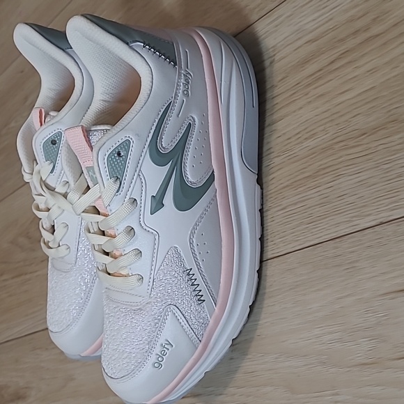 Gdefy Women's White and Pink Athletic Shoes Size 8.5 - Picture 12 of 12